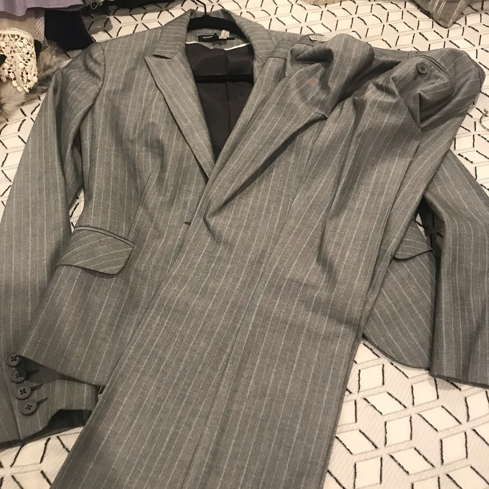 Express business suit size 2